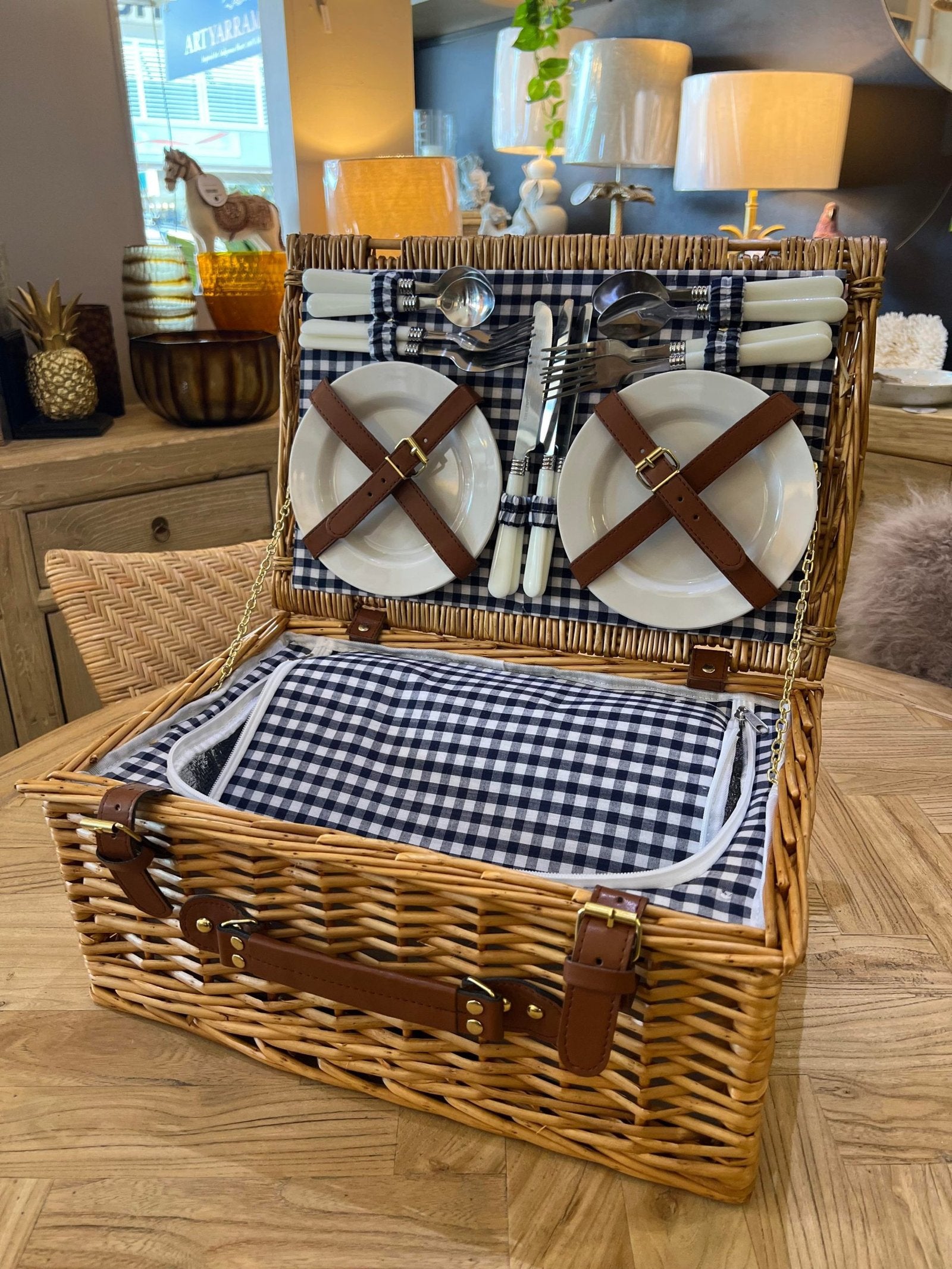 Picnic Basket -4 Person image 0